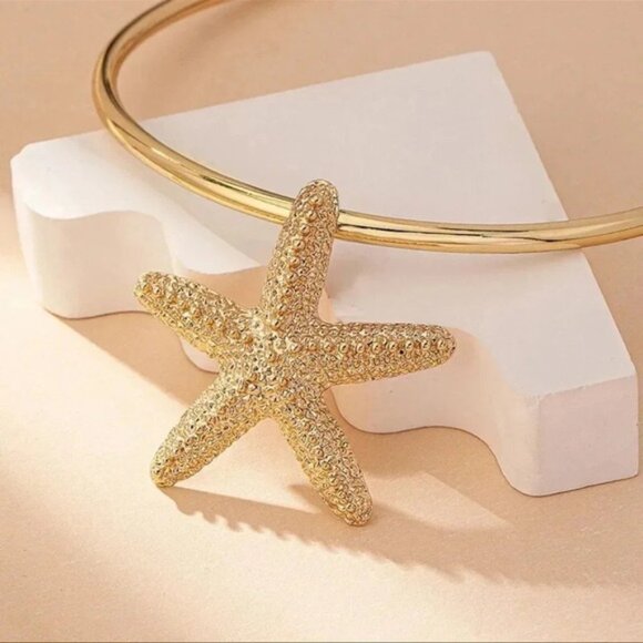 Zara Starfish Gold Bangle Necklace - Picture 3 of 7